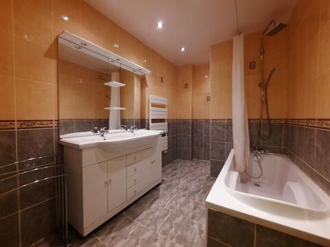  Appartement � louer 7 pi�ces 190 m� Moulins