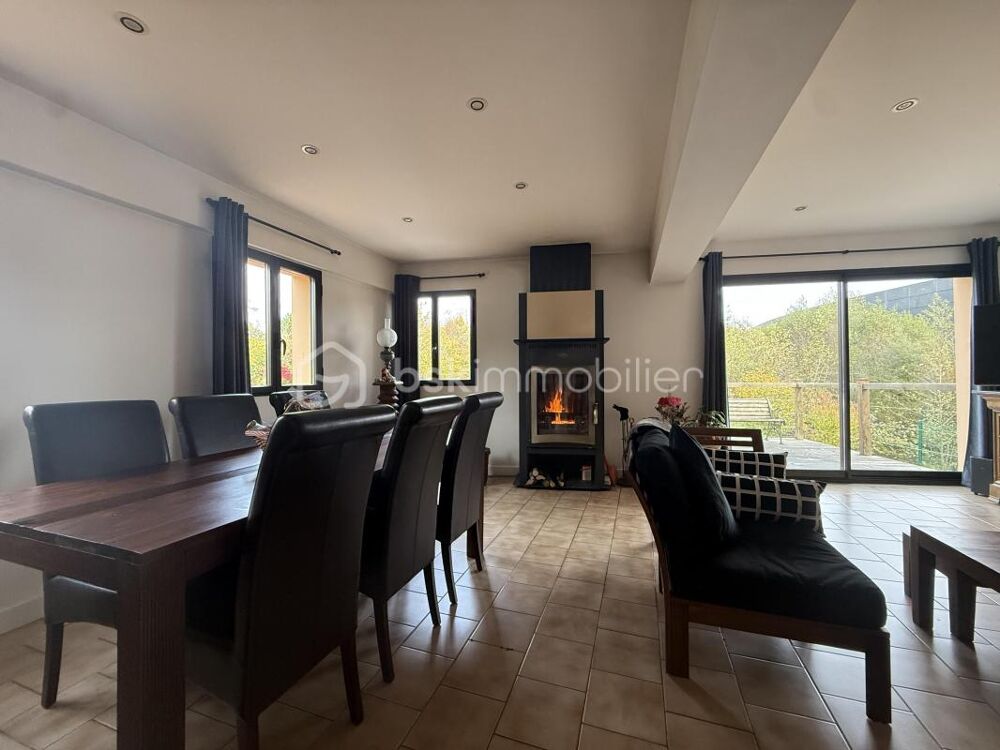 **Maison familiale de 155 m² avec beau terrain à Pont-lÉvêque**