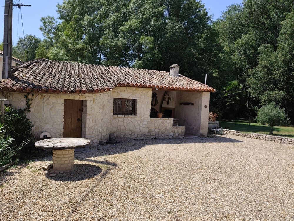 Vente Maison Maison à vendre 6 pièces CHAMPNIERS (16) Champniers