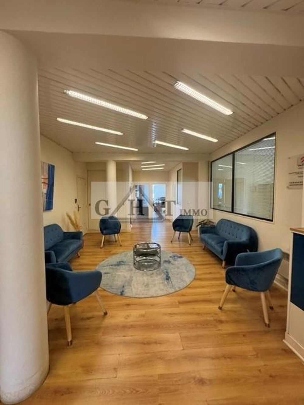   À VENDRE – BUREAUX 250 m² – NOISY-LE-GRAND CENTRE Noisy le grand
