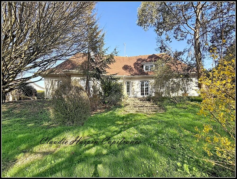 Maison 8 pièces 220 m² · à Chatillon sur Thouet · 220 m² · 240 000 €