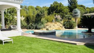  Villa � vendre 11 pi�ces 301 m�