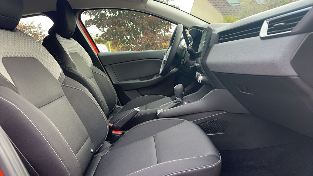 Clio VI 1.6 E-Tech 145 Hybride EDC6 Evolution + - Premi&egrave;re main G 2026 occasion 45800 Saint Jean De Braye