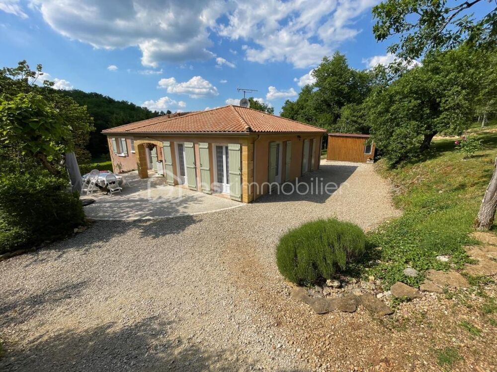 Maison rénovée avec soins sur 3532 m² de terrain non clos