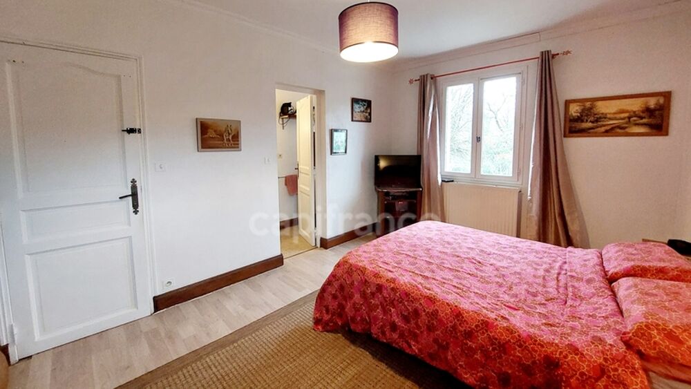 Maison 222m², 8 pièces, 6 chambres, gîte, studio, chambre d'hôte, piscine, terrrain 2737m² à LE BUISSON DE CADOUIN (24)