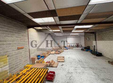   ENTREPOT 840 M A LOUER A VAUX LE PENIL 
