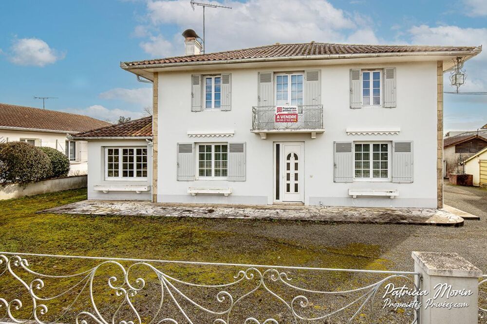 Maison centre ville de HINX 185 m2 Avec dépendances et terrain constructible