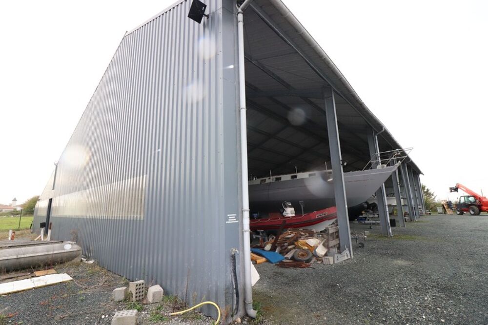 Vente Autre HANGAR 1000M² SUR TERRAIN DE 2500M² à vendre PORT DES BARQUES (17) Port des barques
