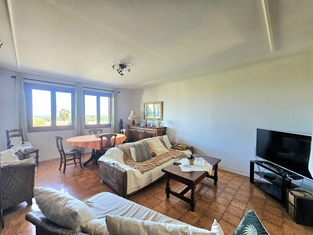 A vendre Appartement T5 de 98 m2, 4 chambres, véranda, parking à LUCCIANA 20290 (HAUTE CORSE)