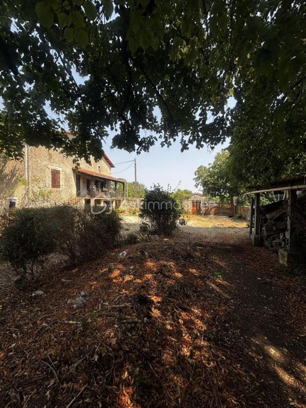 Vente Maison Maison de village à rénover 5KM de Ruffec Beau potentiel Ruffec
