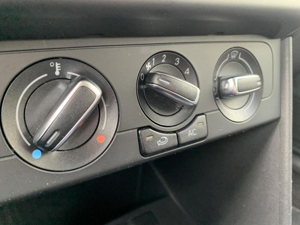 Polo 1.2i 60 CH Trendline 2011 occasion 14650 Carpiquet