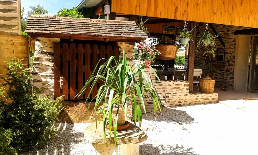 Vente Maison Maison Sarrazac 8 pièce(s) 210 m2 Sarrazac