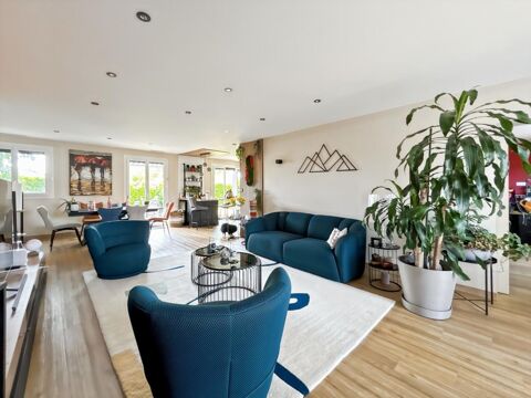   Superbe villa familiale T6 de 145 m² entièrement rénovée Villa - 6 pièce(s) - 140 m²