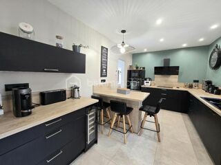  Propri�t�/ch�teau � vendre 5 pi�ces 140 m�