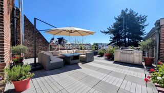  Maison à vendre 15 + pièces 402 m²