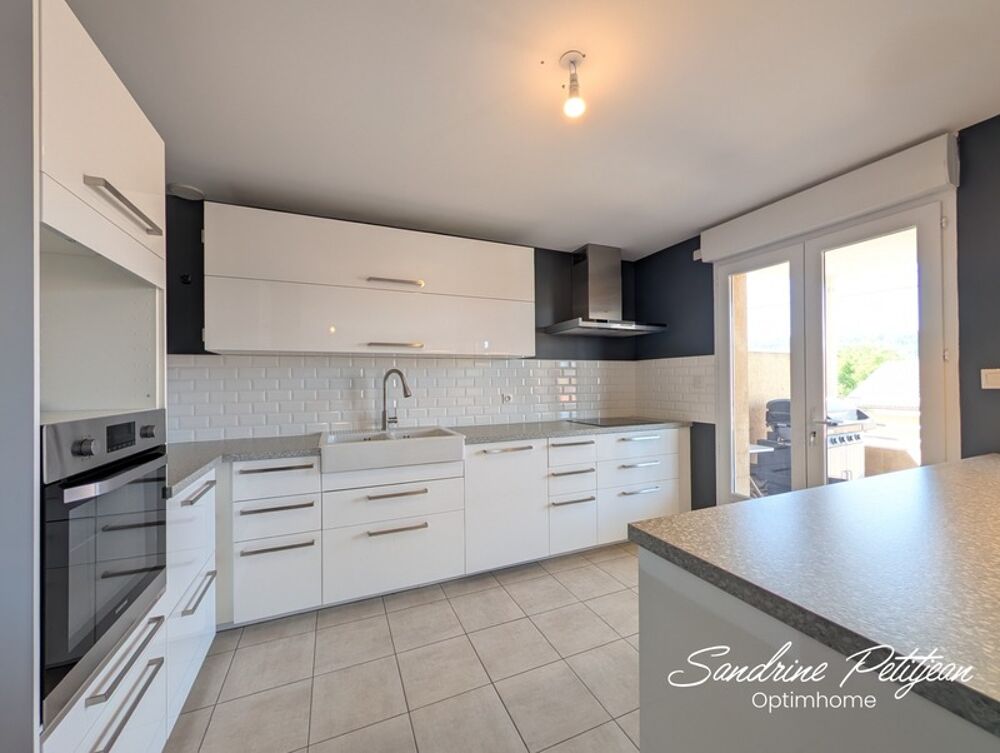 A vendre Appartement T4 91m² - 3 chambres - Terrasse, Garage, Parking - Ambérieu en Bugey
