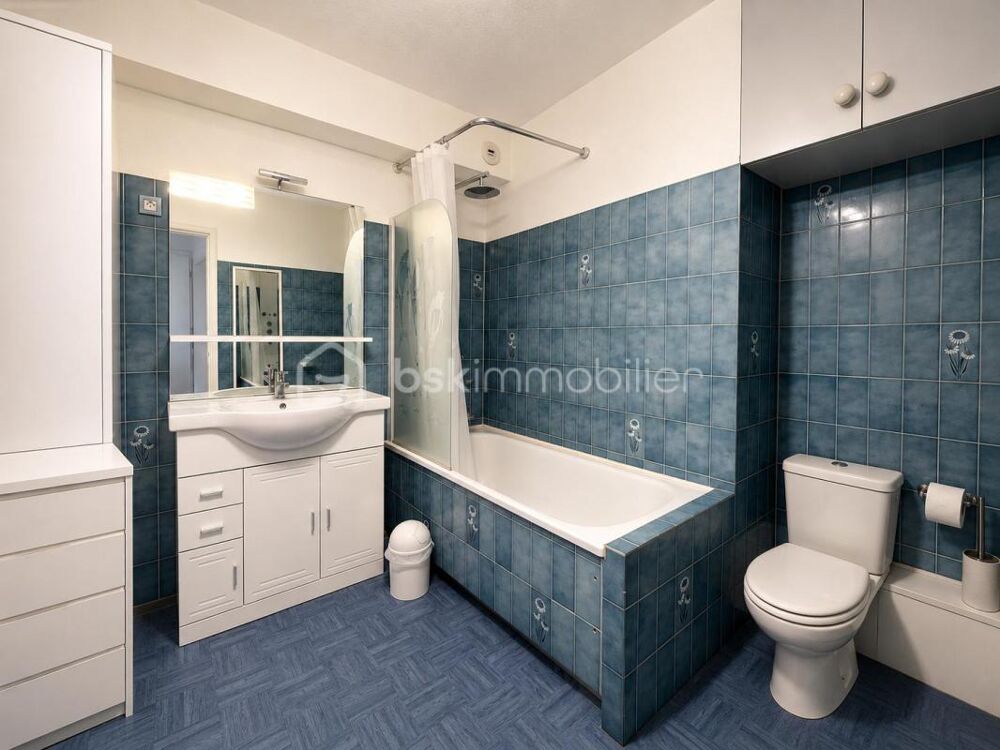 STUDIO À VENDRE À MANDELIEU-LA-NAPOULE  TERRASSE  PISCINE  CLIMATISATION  CAVE
