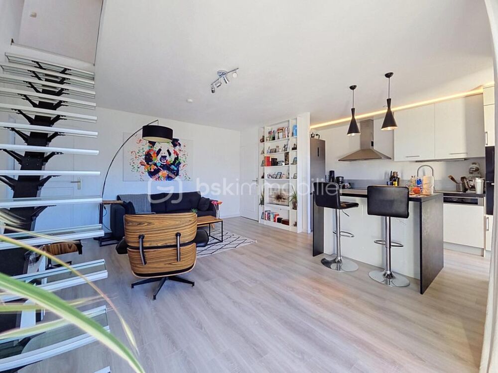 Duplex dernier étage avec terrasse sans vis à vis