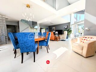  Propri�t�/ch�teau � vendre 7 pi�ces 251 m�