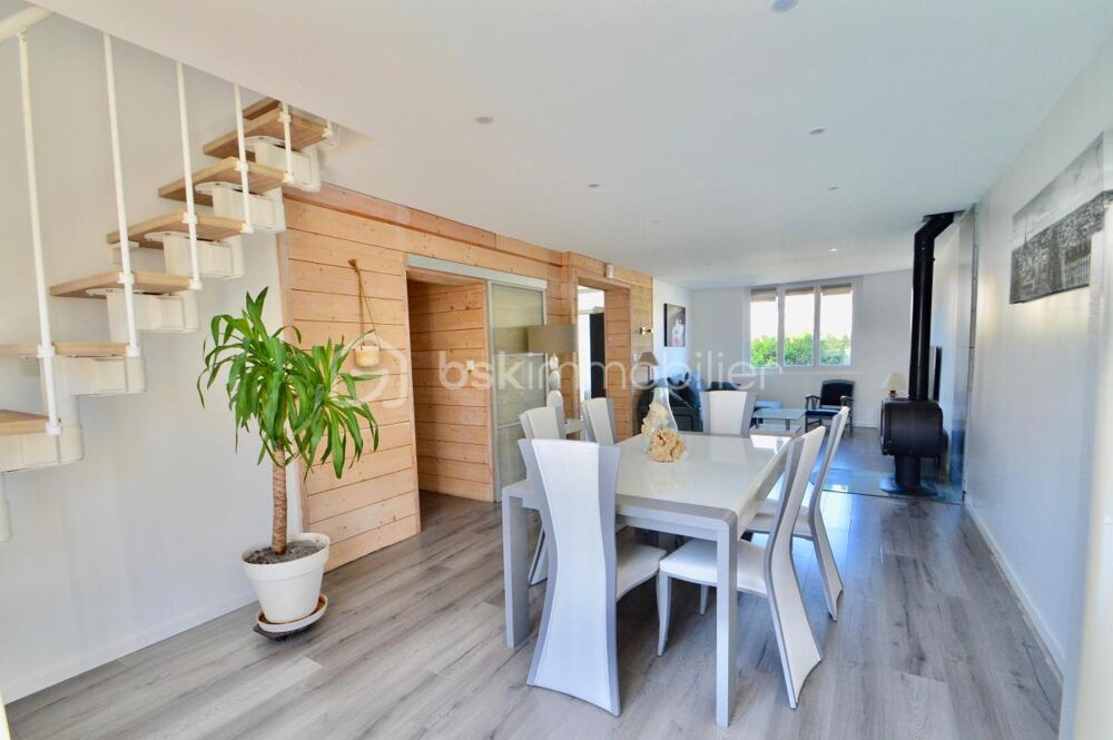 Villa T7 avec piscine, appartement à l'étage et un studio