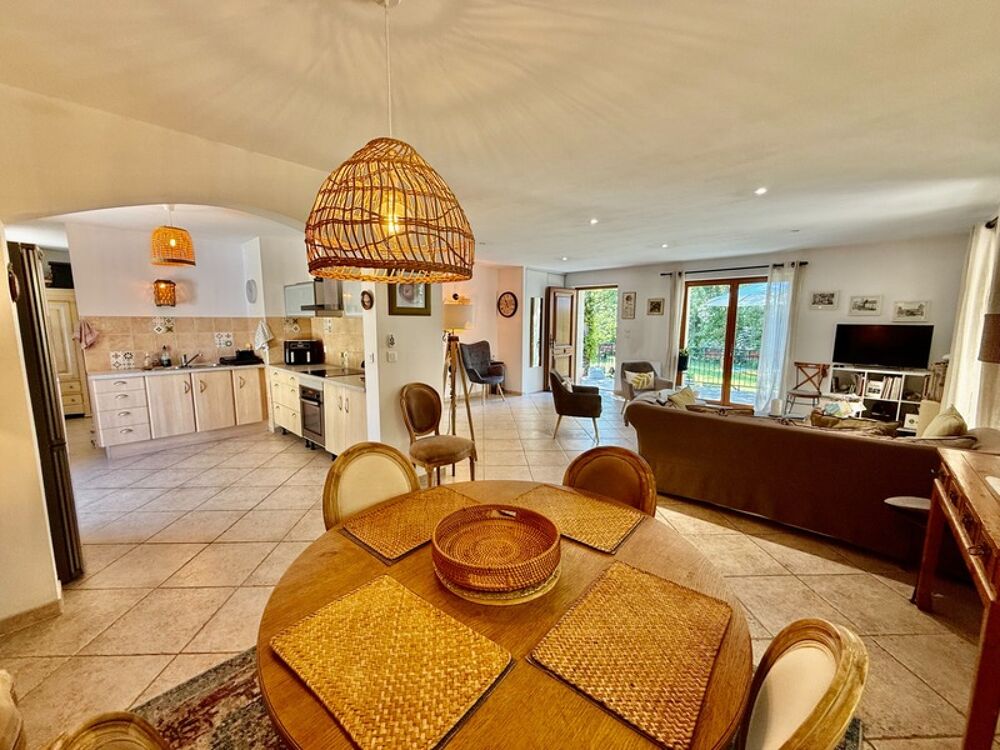 Vente Maison Dpt Vaucluse (84), à vendre aux Imberts quartier de GORDES, maison de plein pied avec 3 chambres et 1600 m2 de jardin Gordes