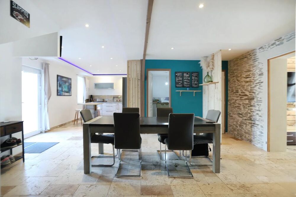Vente Maison Maison de 10 pièces de 158.3 m² à Le Pin,  terrain de 2870 m² Le pin