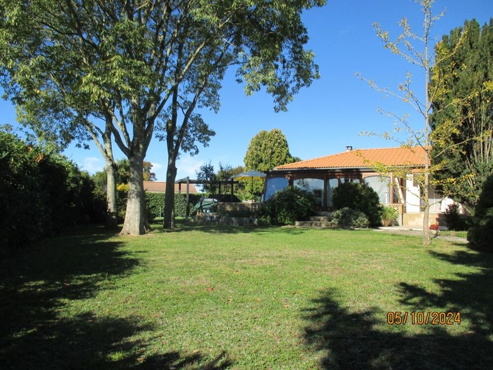 Maison à vendre 8 pièces (09)