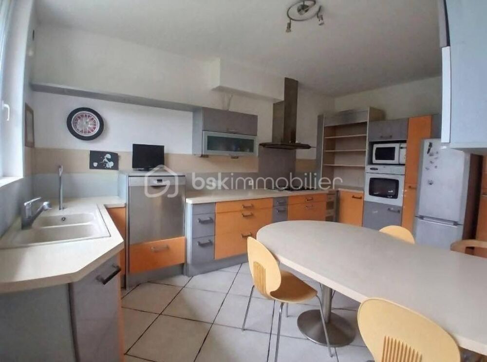Vente Maison Charmante maison de ville semi-individuelle avec 6 chambres et garage Auberchicourt