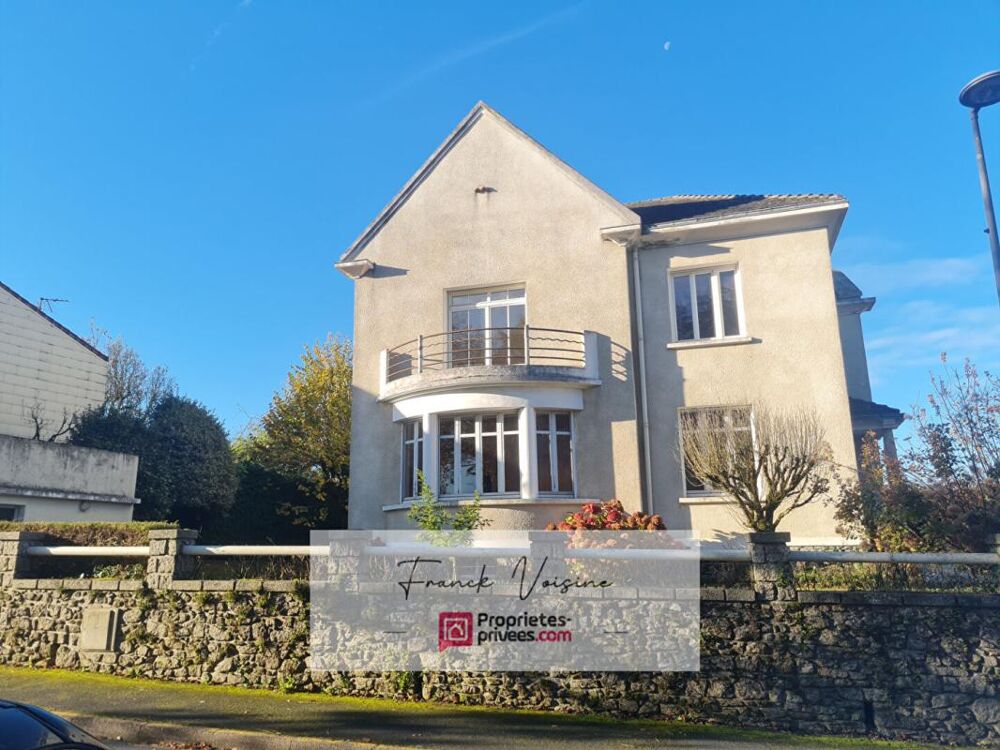 Vente Maison Maison de 212 m2 A VENDRE Les Herbiers Centre Ville - 4 Chambres et un bureau sur un terrain de 1150 m2 Les herbiers