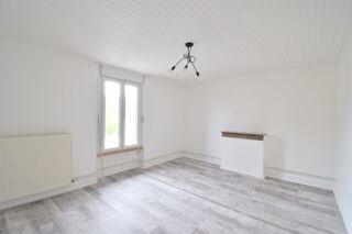  Appartement à louer 4 pièces 99 m²