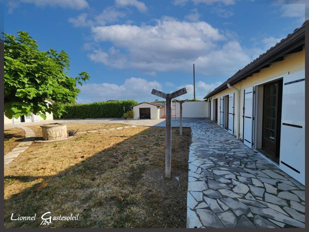 Maison à vendre de plain pied 3 chambres double garage et piscine sur la commune de PINEUILH (33)