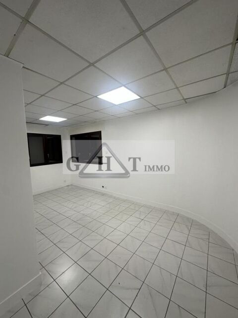 BUREAUX 300 M² INDEPENDANT 3700 91130 Ris orangis