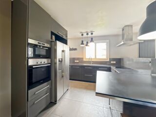  Maison à louer 6 pièces 175 m²