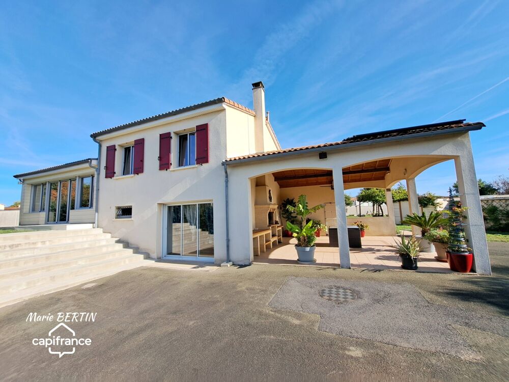 Vente Maison Maison à vendre 8 pièces et annexe avec 2 T2 SAINT ROMANS LES MELLE (79) Saint romans les melle