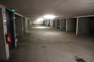  Parking / Garage � louer 