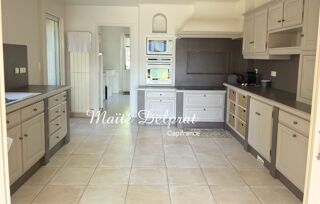  Propri�t�/ch�teau � vendre 7 pi�ces 220 m�