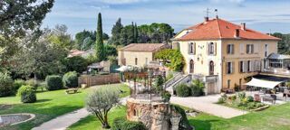  Propri�t�/ch�teau � vendre 15 + pi�ces 1000 m�