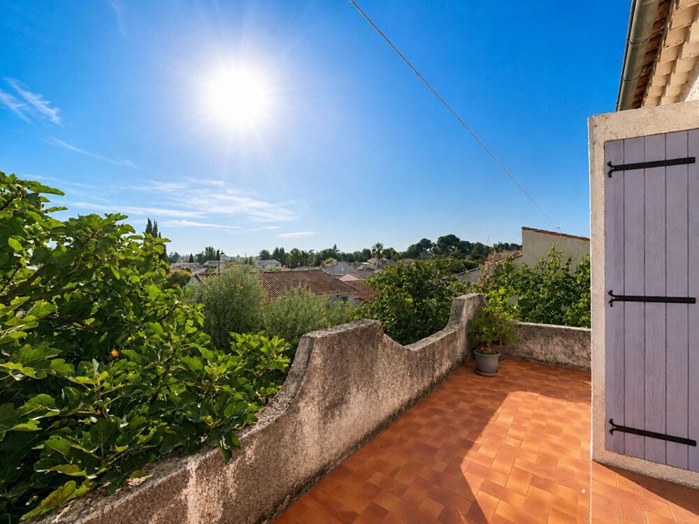 Vente Maison SAINT-VICTORET  Villa indépendante de 137 m² avec 91 m² de dépendances et fort potentiel Saint victoret