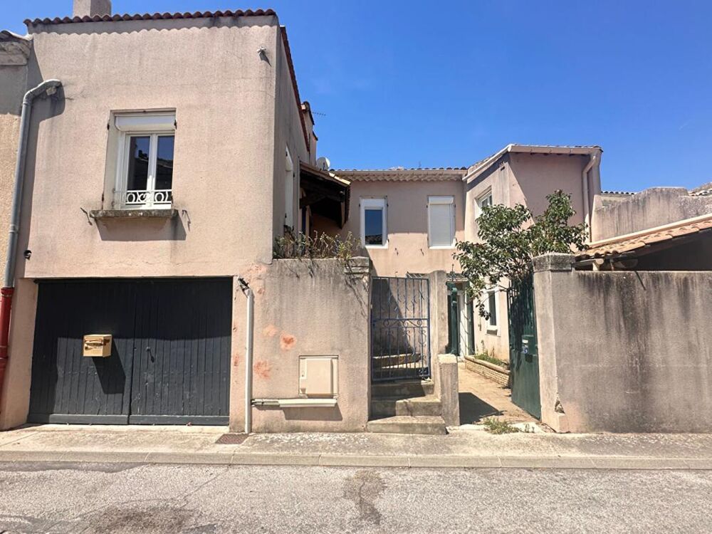 REDESSAN A VENDRE ENSEMBLE IMMOBILIER de 185m² avec cour, terrasse et garage