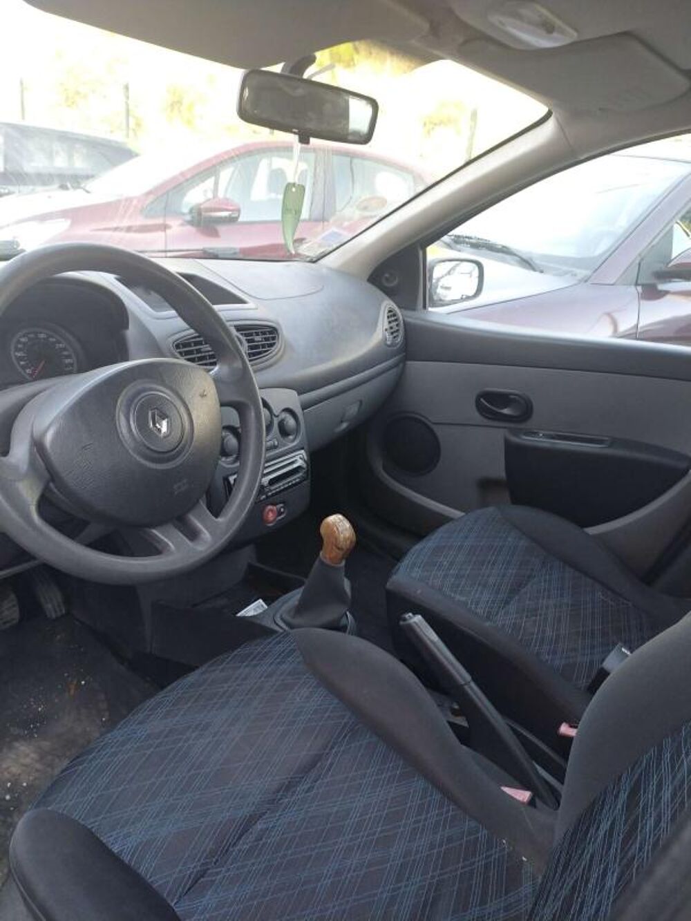 Clio III 1,5 DCI 70CV AUTHENTIQUE 2007 occasion 13510 &Eacute;guilles