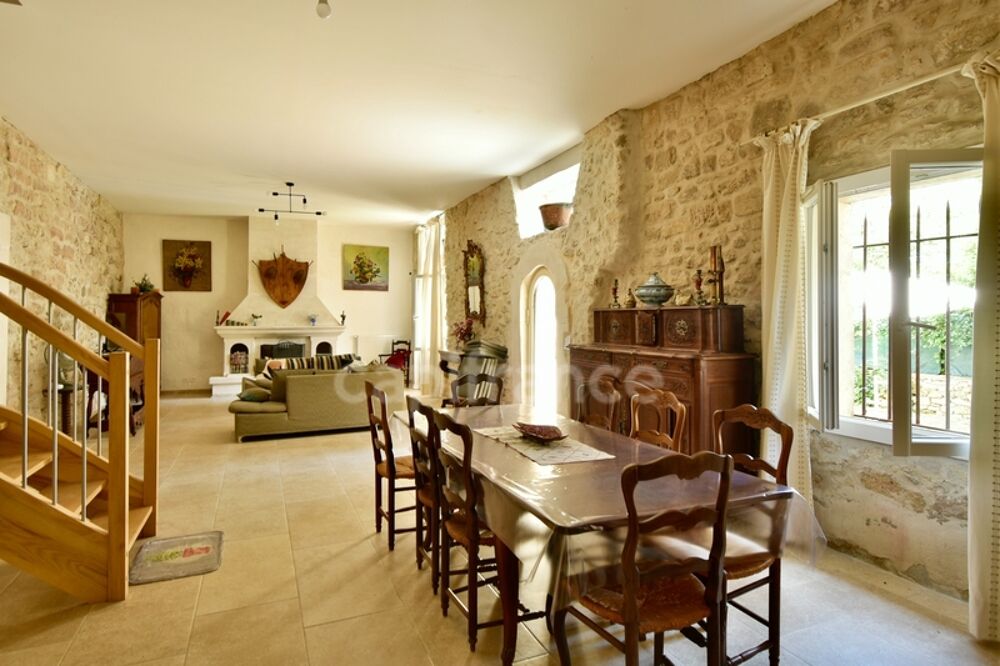 Vente Maison Dpt Bouches du Rhône (13), à vendre TARASCON maison P6 de 300 m² - Terrain de 2558 m² Tarascon