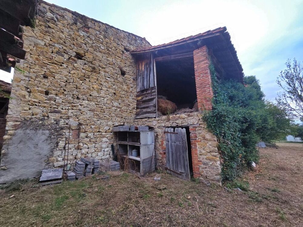 *** EXCLUSIVITE *** GRANGE ET TERRAIN *** REIGNAT 63160 ***