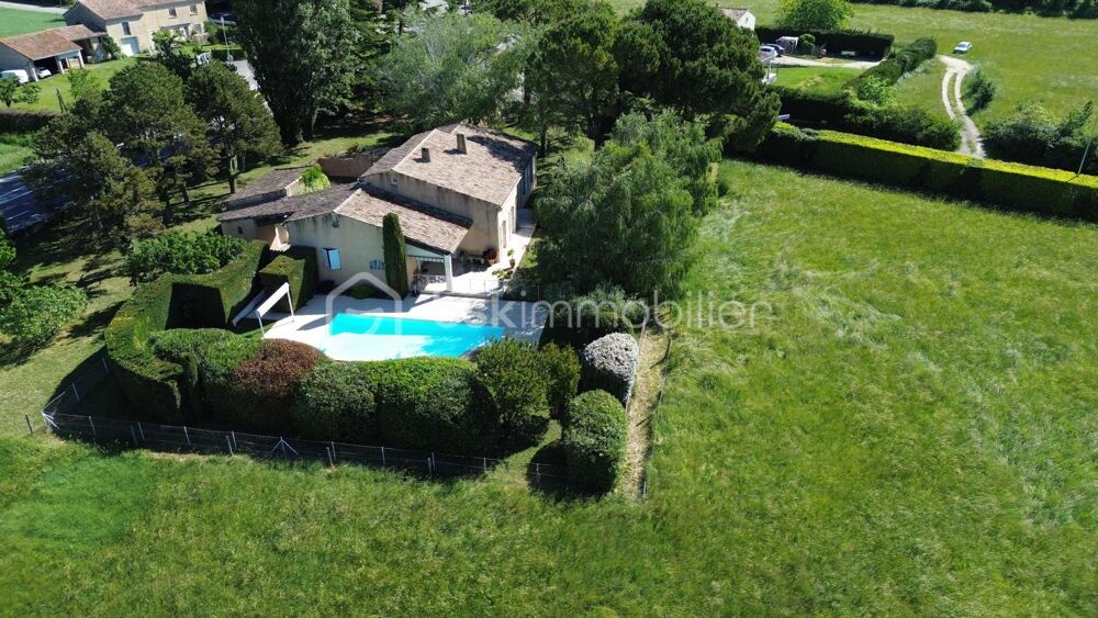 Vente Villa Villa d'architecte - 3 chambre, combles aménageables - Garage, piscine et terres agricoles Pierrelatte