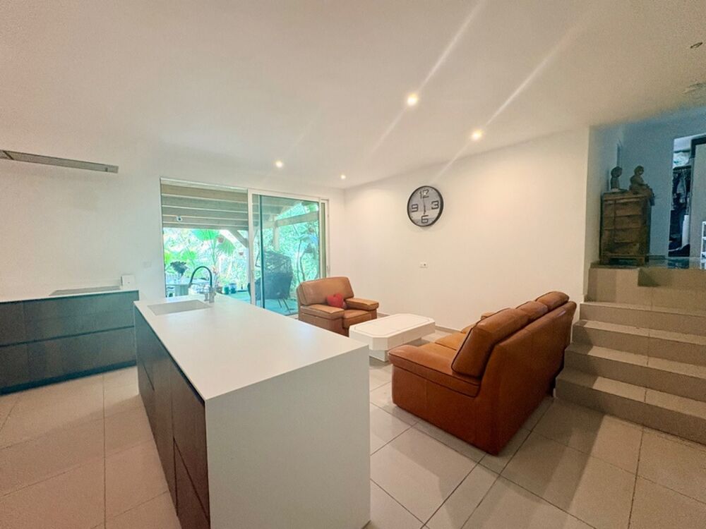 Vente Maison Maison de plus de 150 m² avec grand jardin arboré – Enorme potentiel – Fréjus Frejus