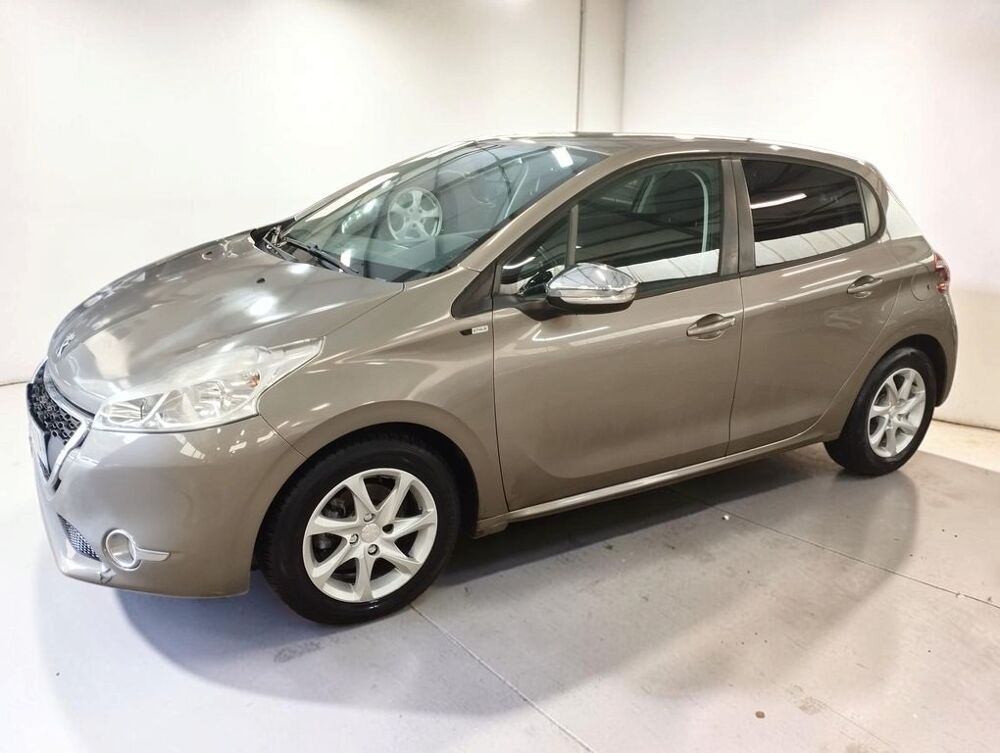 208 1.6 E-HDI 92 STYLE 5P 2014 occasion 06640 Saint-Jeannet