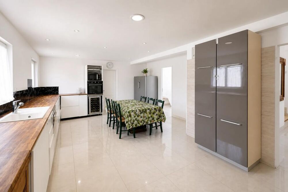 Maison de 7 pièces de 143 m² à Salaise-sur-Sanne