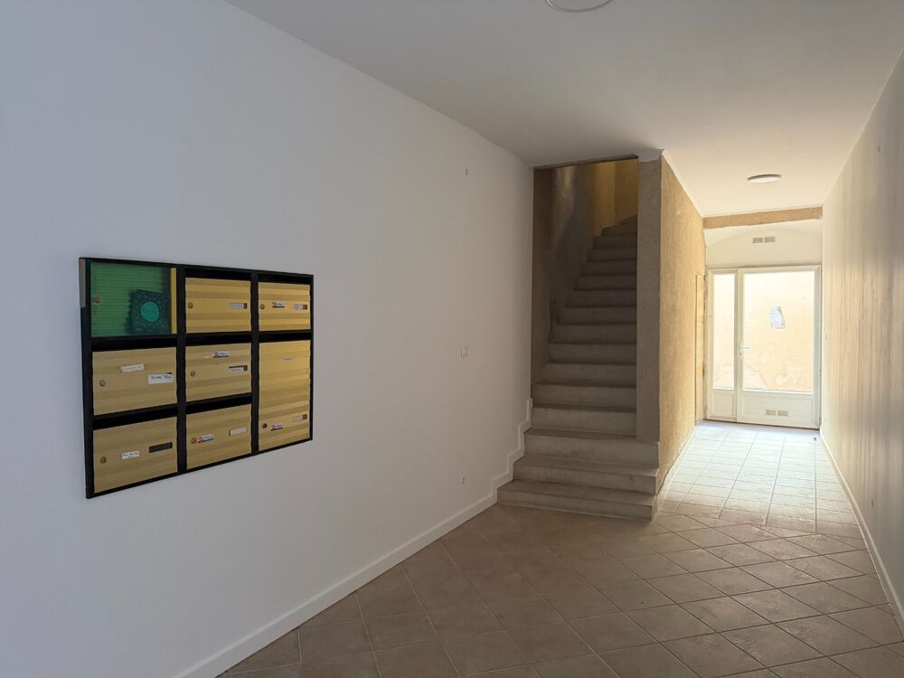 Appartement T3 rénové à vendre à SALON DE PROVENCE (13)