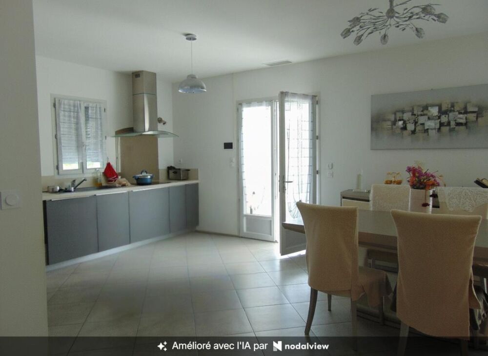 Au 31290 Belle villa sur grand terrain avec piscine
