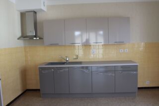  Appartement à louer 3 pièces 86 m²