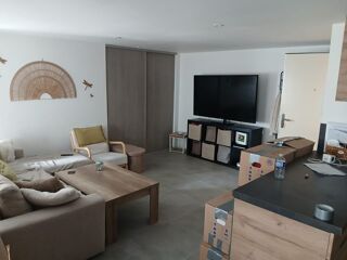  Appartement à louer 3 pièces 75 m²